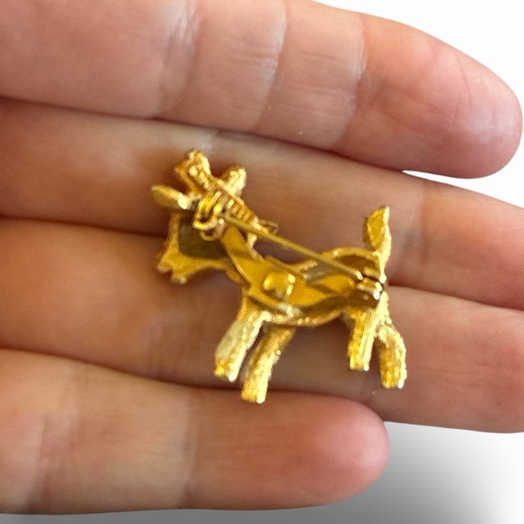 Mamselle White and Pink Lamb Brooch - Picture 2 of 2